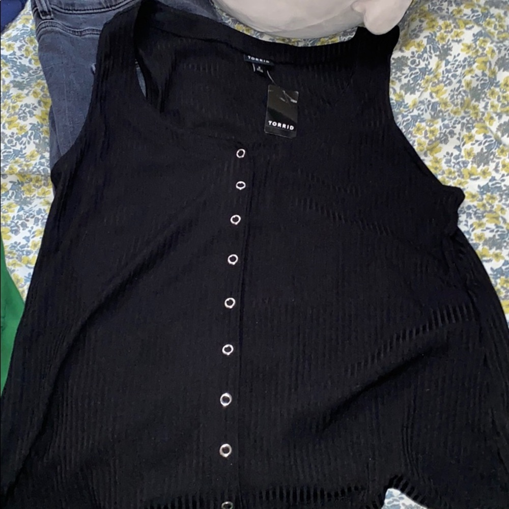 Torrid button ribbed tank top